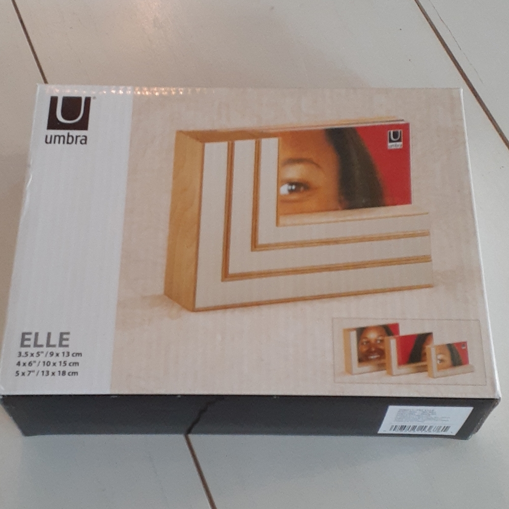 + Umbra Elle Nesting Photo Frames Trio